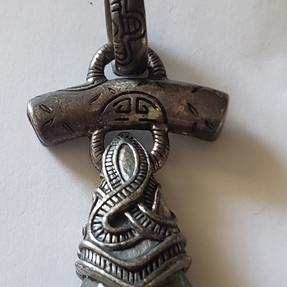 Vintage Green Opalescent Stone Pendant - Picture 5 of 6